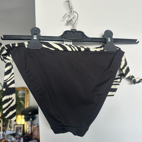 Triumph women's swimsuit new, zebra style, size 40
