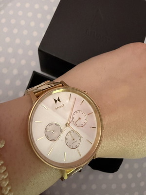 MVMT gold wristwatch new women's