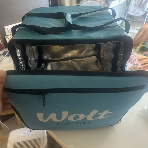Wolt insulated backpack and food transport box