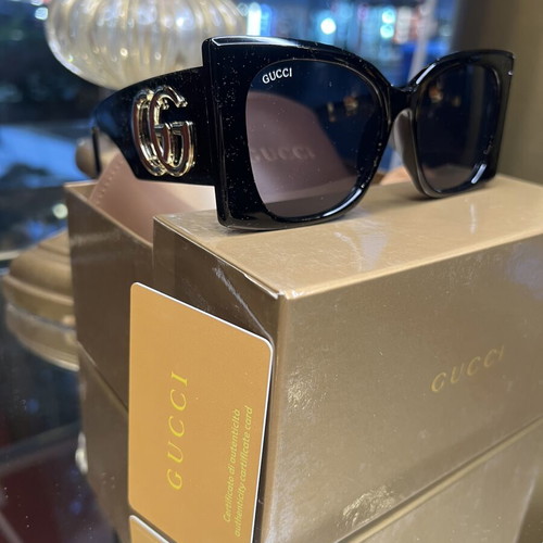 Gucci Women's Sunglasses new, black