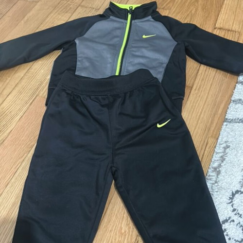 Nike set top and bottom used for 18 months
