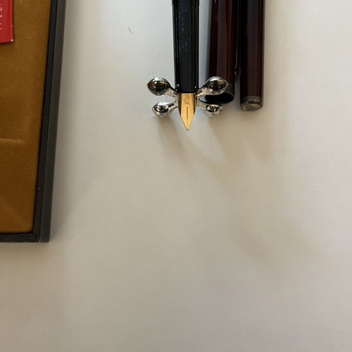 DuPont lacquer pen Chinese with 18kt gold nib used