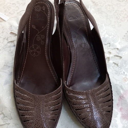 Clarks sandals size 39, new, brown leather with rubber sole