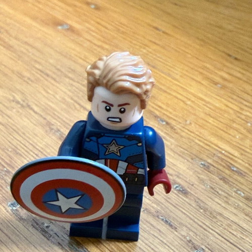 Lego Marvel Avengers Tower Captain America figure like new
