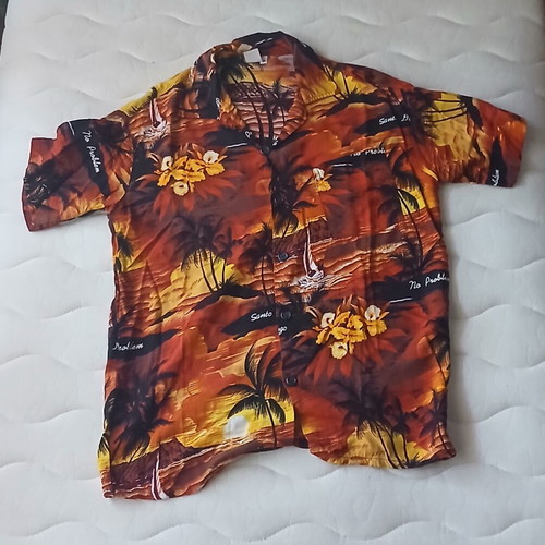 Men's Hawaiian Shirt with Short Sleeves like new, red tropical print
