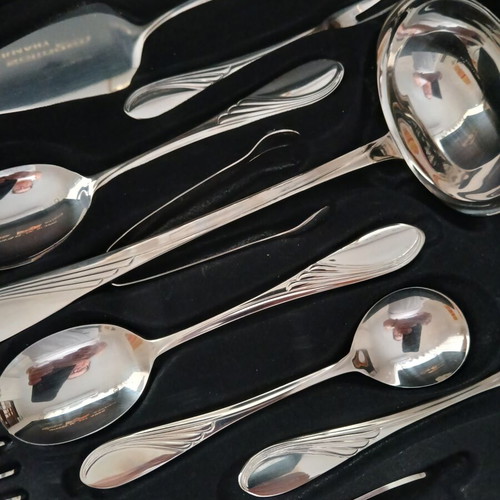SBS Solingen 70-piece stainless steel cutlery set in case