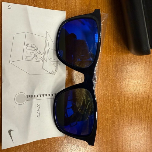 Nike sunglasses like new with blue mirror lens