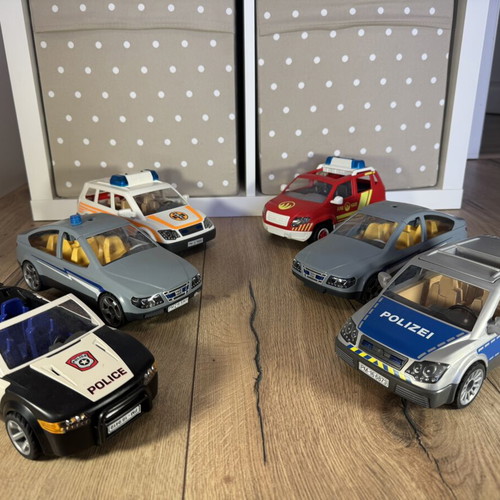 Playmobil Police Bundle used, 6 vehicles, 19 figures, accessories, lights & sound