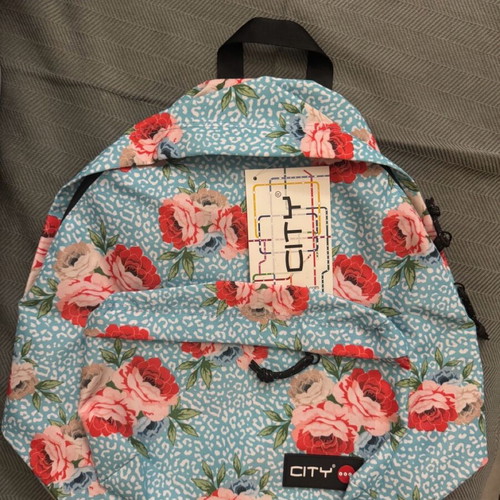 Lyc Sac backpack new with two compartments and large capacity