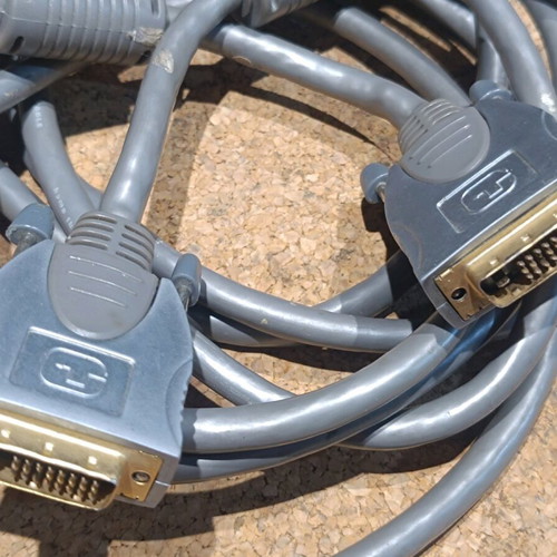 DVI-D male to DVI-D male cable 3 meters used