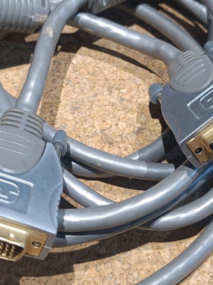 DVI-D male to DVI-D male cable 3 meters used