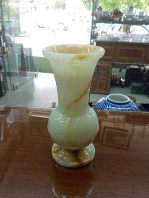 Marble vase new handmade, weight 2 kg