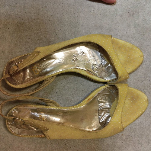 Satin sandals used No 38, low heel, white and yellow