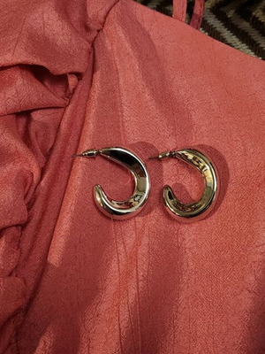 Silver earrings like new, lightweight