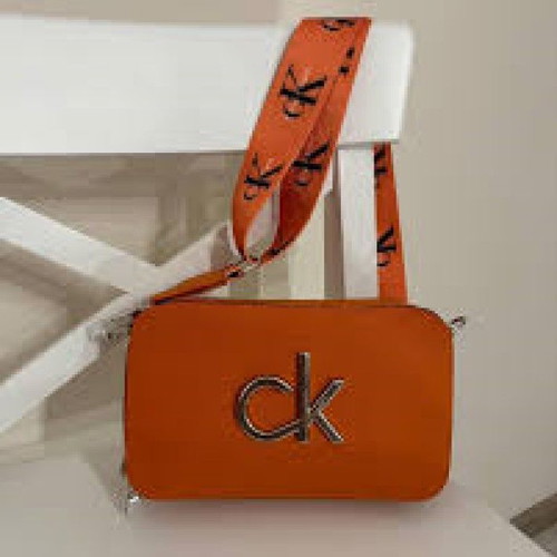 Crossbody bag new with strap and 2 compartments