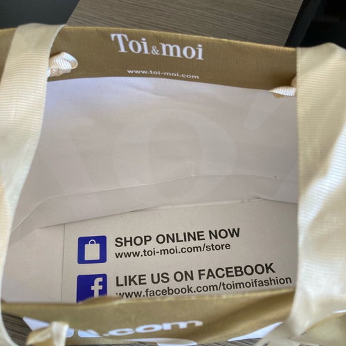 Toi & Moi paper bag like new, medium size