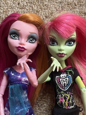 Original Monster High dolls set or separate