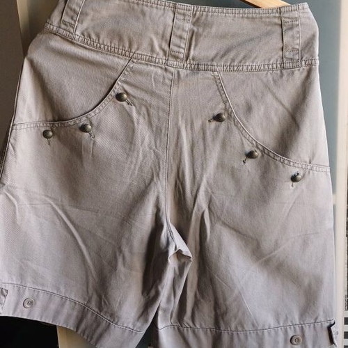 Abercrombie & Fitch high-waisted bermuda shorts like new, beige, size M