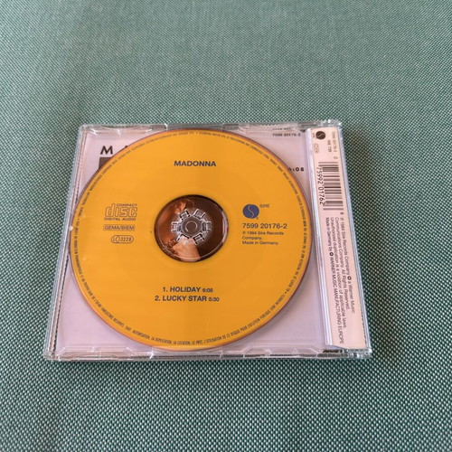 Madonna Holiday CD single, pop