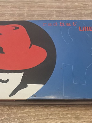 Red Hat Linux 5.2 Official Box Set like new, 3 CDs and Boot Diskette
