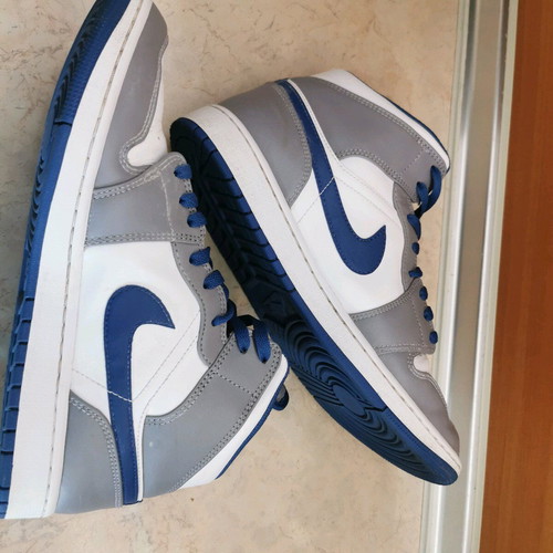 Air Jordan 1 Mid True Blue size 44 like new