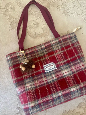Winter shoulder bag new with multicolor keychain