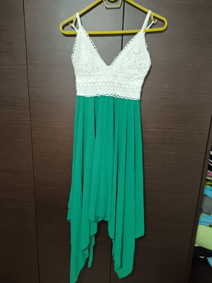 Asymmetric green dress with lace like new
