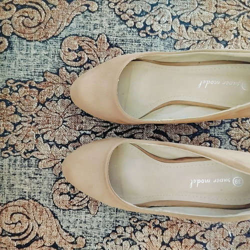 Suede pumps size 39 with 7 cm heel, like new, beige and brown