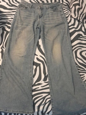 Shein low-rise bell-bottom jeans like new, blue, size M