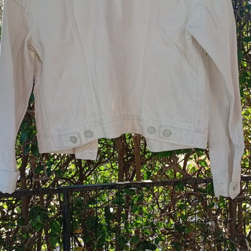 Levi's White Denim Jacket Like New With Embroidered Back Design