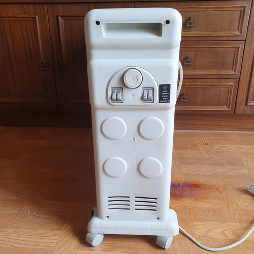 Halogen Heater 2600W with Wheels Like New, White