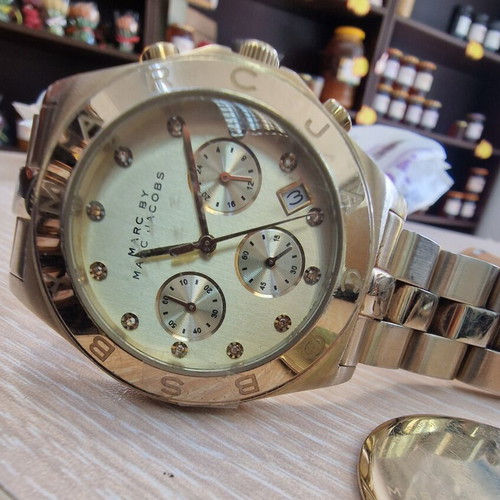 Marc Jacobs MBM 3101 women's watch used, gold color