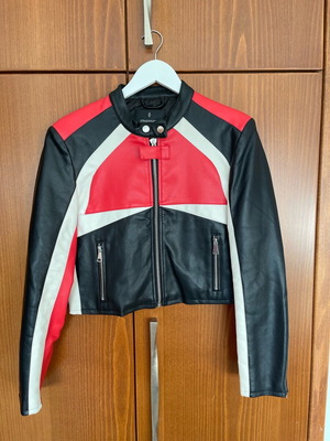 Stradivarius cropped biker jacket like new, black and red