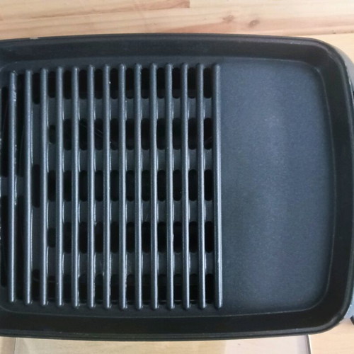 Rohnson R250 Electric Tabletop Grill like new with glass lid and thermostat