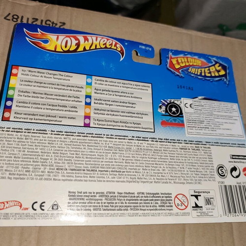 Hot Wheels Colour Shifters 2 cars 1:64 new