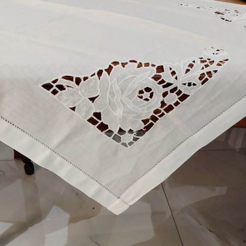 White cutwork machine embroidery tablecloth 81×81 cm