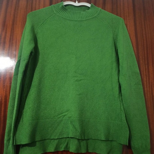 Mei Gao green sweater like new, size L