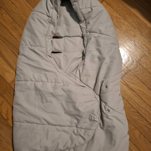 Benetton footmuff like new