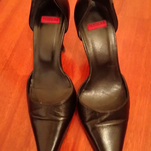 Pointed black pumps used, size 37