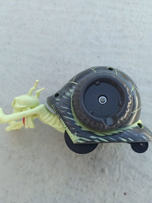 Skexx figure from Turbo Snails by Hasbro 2001 like new