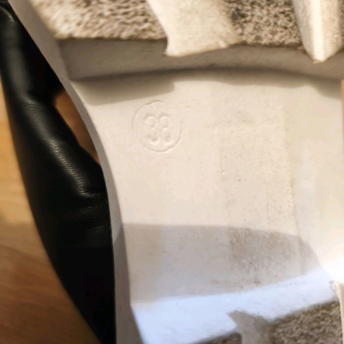 Women’s puffer platform sandals like new, size 38