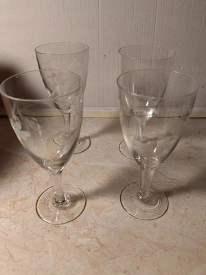 Crystal glasses used, set of four