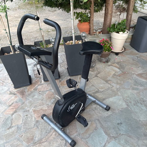 JetStream stationary bike like new with measurement functions