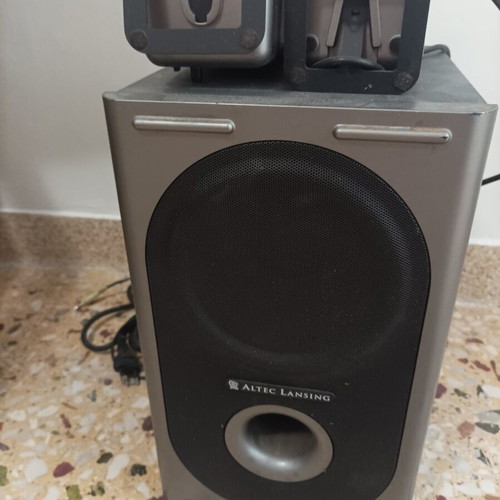 Altec Lansing 321 woofer with 2 speakers