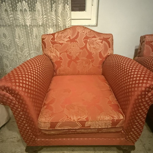 1960s armchair with carved wooden legs