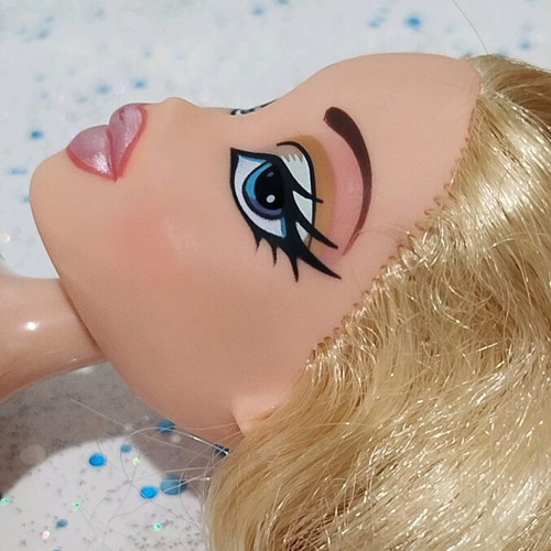 Bratz dolls used, lot of 4 with flaws for OOAK