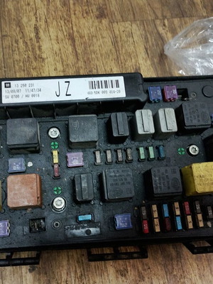 Fuse box BSI Opel Astra H used, 13250231 JZ, 5DK009464-20
