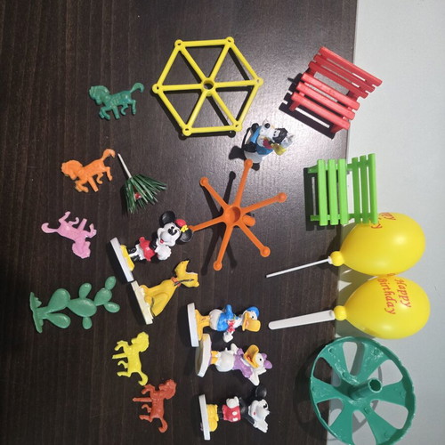 Children's Cake Decoration Set like new