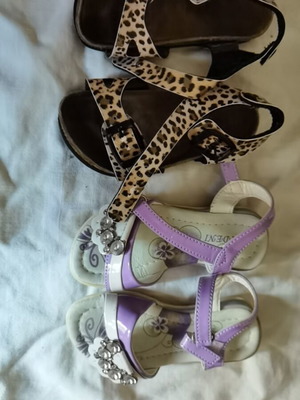 Children's anatomical sandals with leopard print, size 23, used