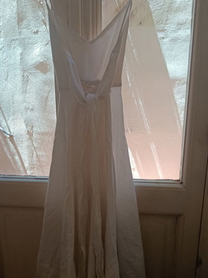Oysho dress white, like new, open back, size M